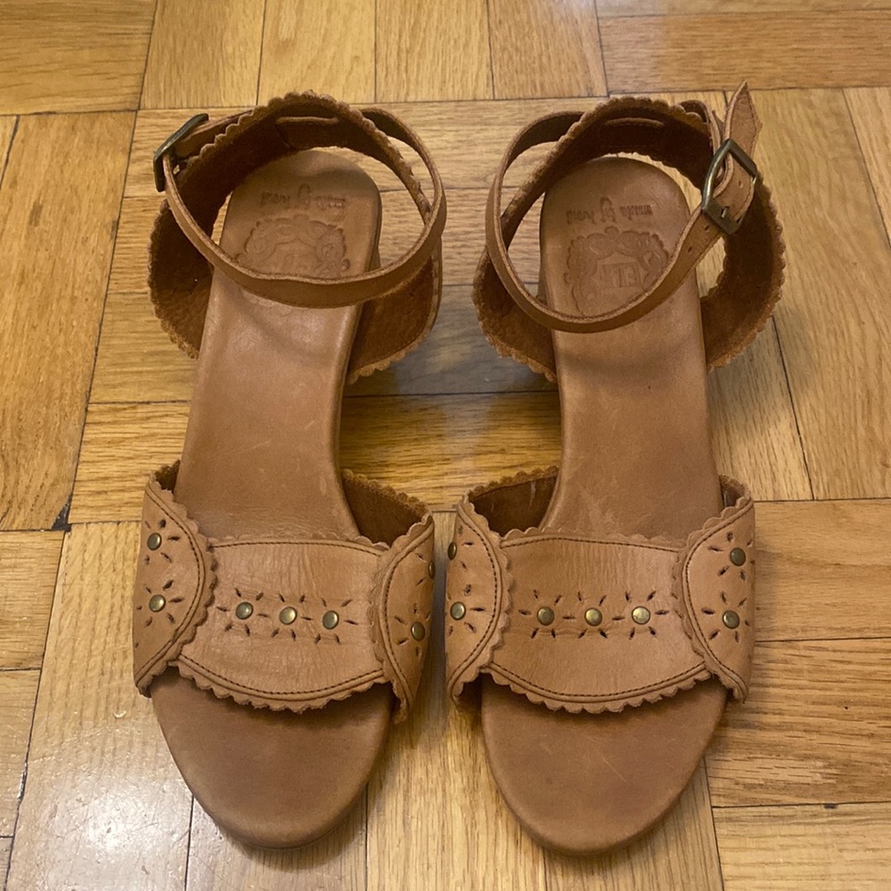 Tan heels with flower design